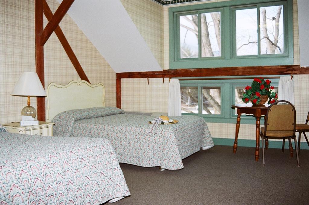 Winter Clove Family Inn Round Top Room photo